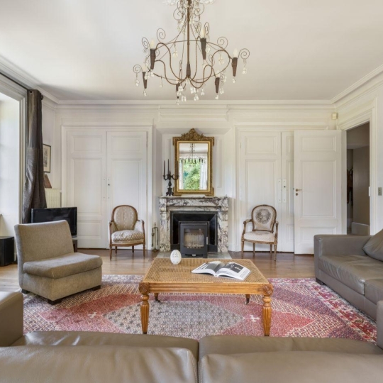  Annonces VENISSIEUX : Maison / Villa | ECULLY (69130) | 500 m2 | 2 100 000 € 