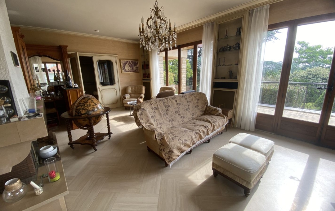 Annonces VENISSIEUX : Maison / Villa | CHAMPAGNE-AU-MONT-D'OR (69410) | 285 m2 | 900 000 € 