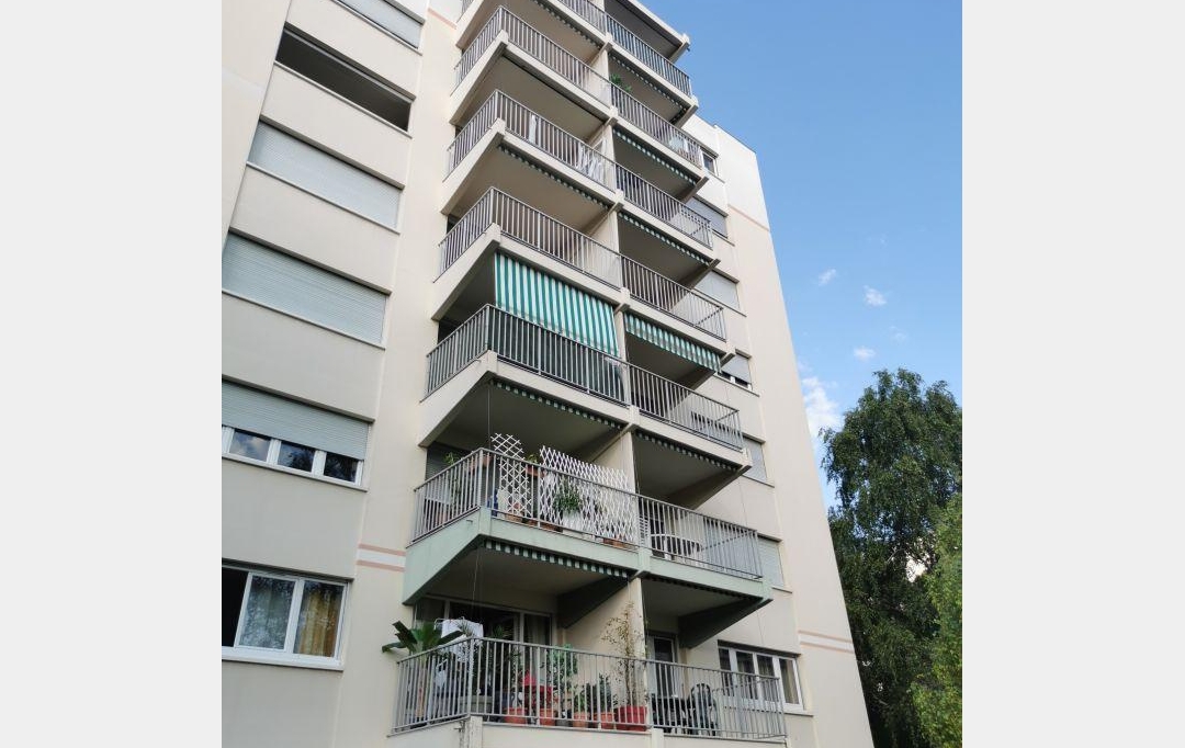 Annonces VENISSIEUX : Apartment | SAINTE-FOY-LES-LYON (69110) | 61 m2 | 189 000 € 